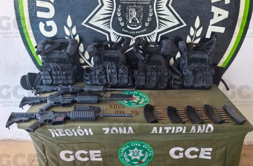 GUARDIA CIVIL ESTATAL ASEGURA CAMIONETA CON ARMAMENTO Y EQUIPO TÁCTICO