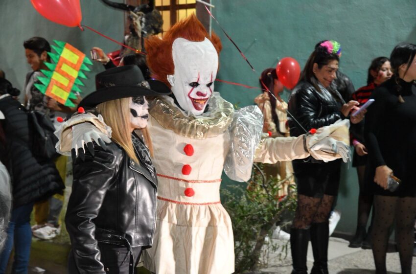 MUERTOS VIVIENTES Y CRIATURAS TERRORÍFICAS TOMARON LAS CALLES DE SOLEDAD EN LA “MARCHA ZOMBIE 2025”