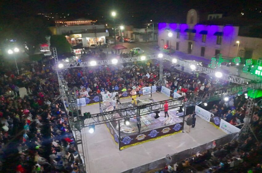  EMOCIONANTE Y ESPECTACULAR NOCHE DE LUCHA LIBRE EN LA PLAZA DE SOLEDAD