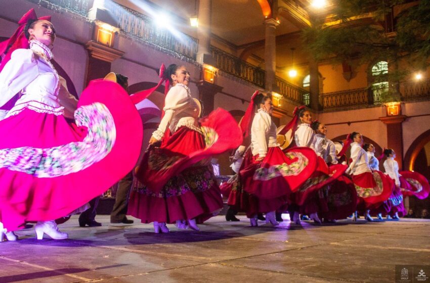  UASLP celebra la Revolución Mexicana con música, danza y tradición en el Edificio Central