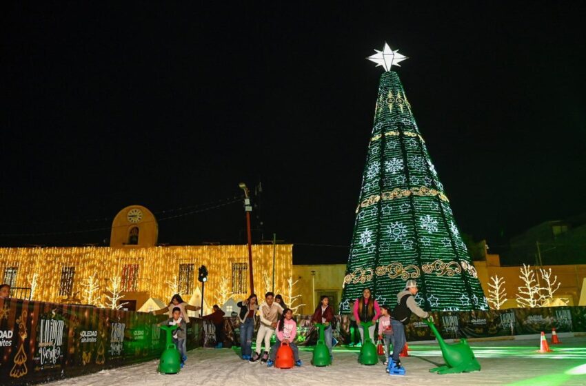  Soledad mantiene actividades navideñas en la Plaza Principal