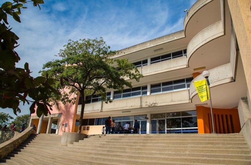  FEPZH-UASLP refuerza orientación educativa y atención psicológica al cierre de 2025