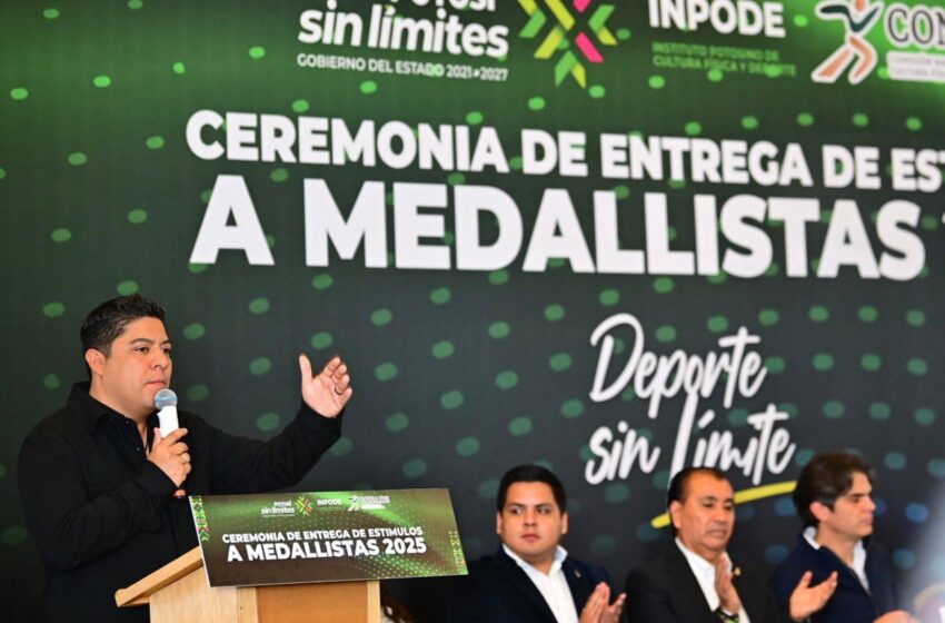  Gobierno del Estado entrega estímulos a medallistas potosinos