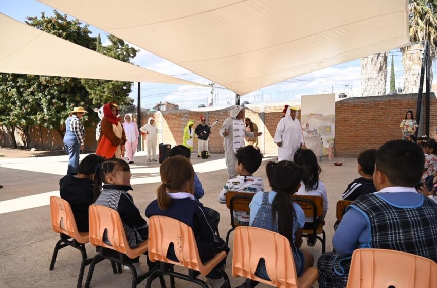  Ayuntamiento de Soledad acerca pastorelas navideñas a escuelas del municipio