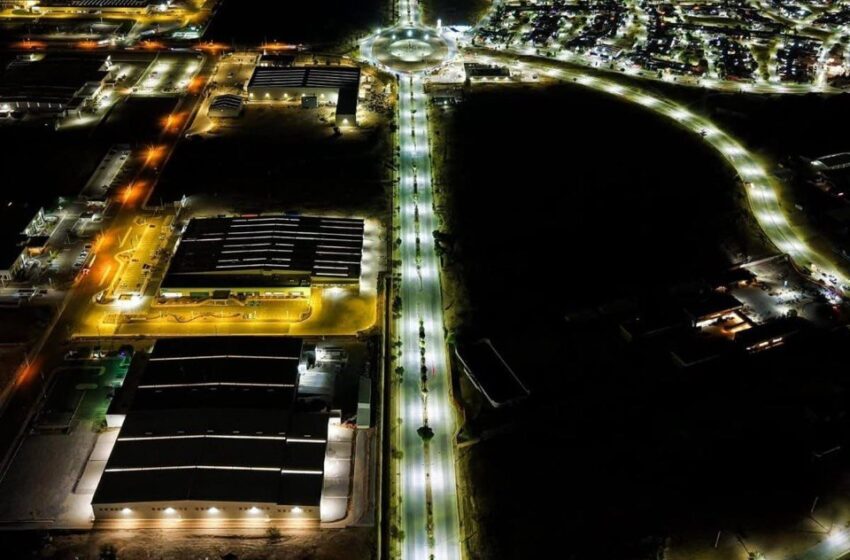  Ciudad Satélite Celebra la Navidad y Estrena Alumbrado Moderno con el Impulso de Ricardo Gallardo