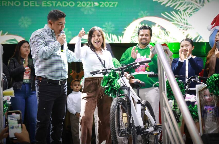  Ricardo Gallardo participa en posadas navideñas en Ciudad Fernández y Rioverde