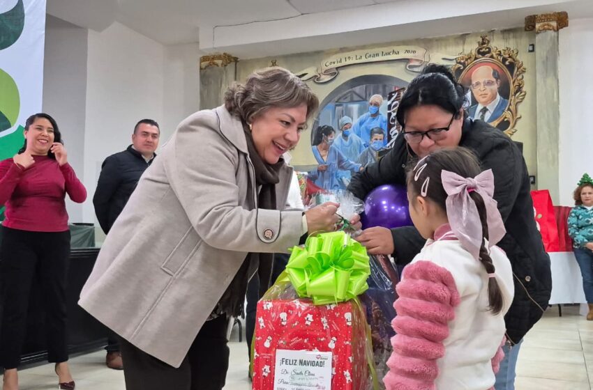  Ayuntamiento de Soledad y sociedad civil entregan apoyos navideños a niñas y niños de UBR