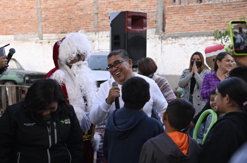  Posadas navideñas acercan apoyos y convivencia a familias de la zona oriente de Soledad