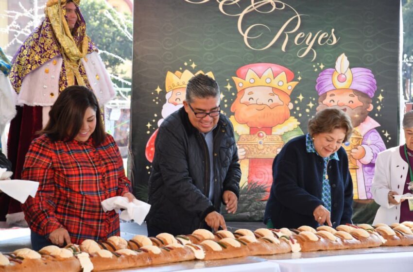  FAMILIAS DE SOLEDAD PARTICIPAN EN LA PARTIDA DE ROSCA DE REYES ENCABEZADA POR EL ALCALDE