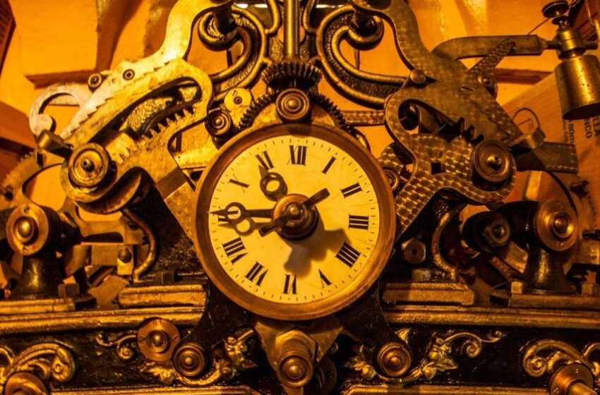  UASLP conmemora el centenario del reloj del Edificio Central