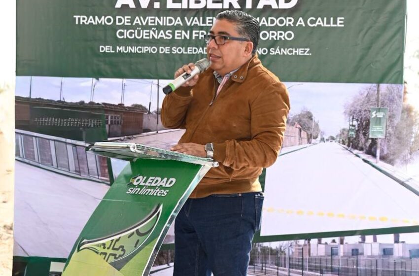  Con concreto hidráulico, alcalde Juan Manuel Navarro renueva avenida Libertad en El Morro