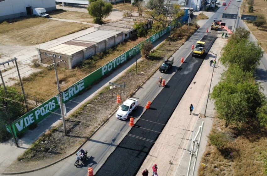 Avanza rehabilitación de laterales de la Carretera 57 en San Luis Potosí