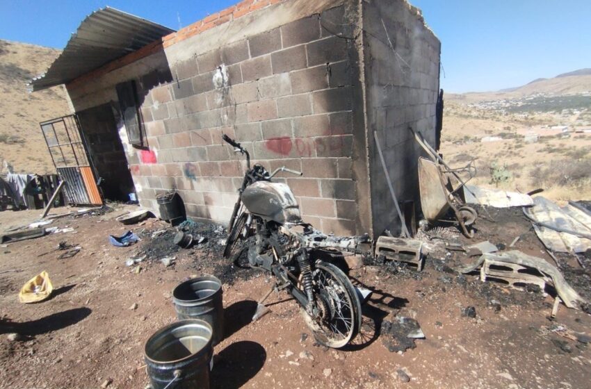  Atienden autoridades estatales explosión en taller de pirotecnia en Santa María del Río