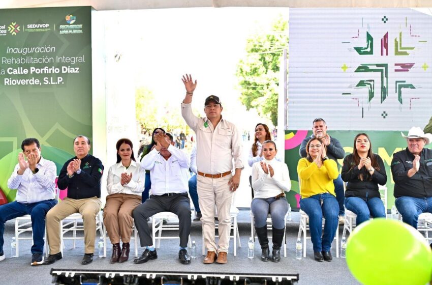  Ricardo Gallardo entrega obras de movilidad en la región Media y pólizas de seguro para estudiantes