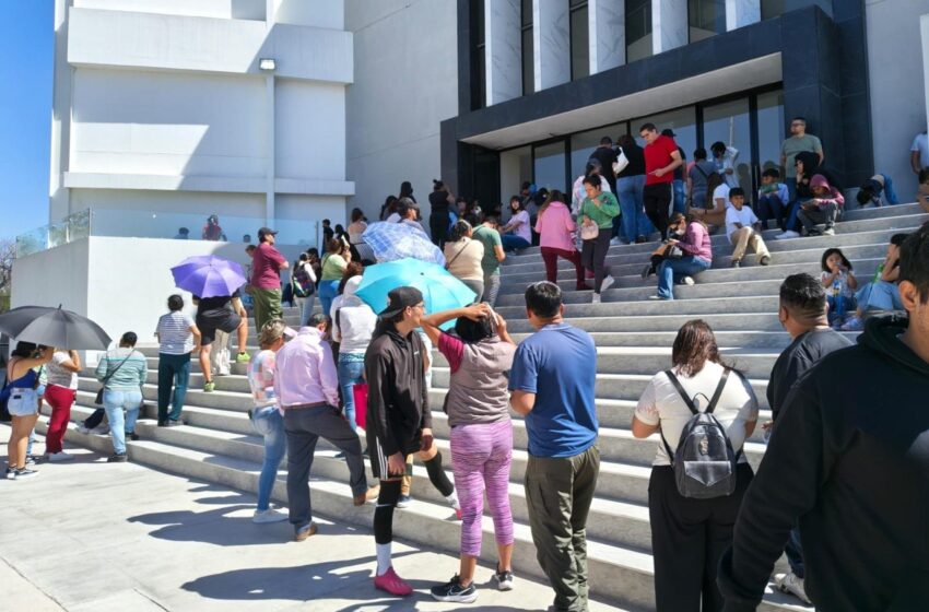  Familias de Soledad reciben vacunación contra sarampión en el Teatro “Doroteo Arango”