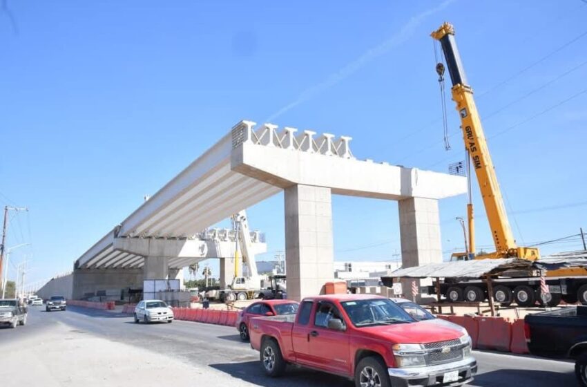  Anuncian cierres viales por montaje de trabes en obra del Mega Puente de Circuito Potosí