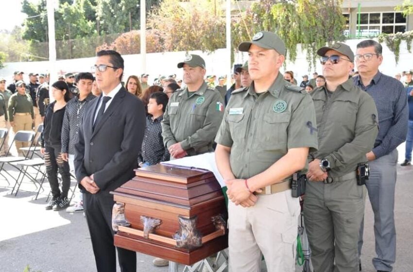  SOLEDAD DE GRACIANO SÁNCHEZ DESPIDE CON CEREMONIA A POLICÍA CAÍDO EN CUMPLIMIENTO DE SU DEBER