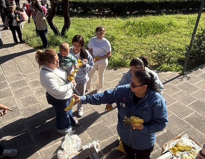  Gobierno de Guadalajara apoya a familias que permanecieron en el Zoológico tras bloqueos