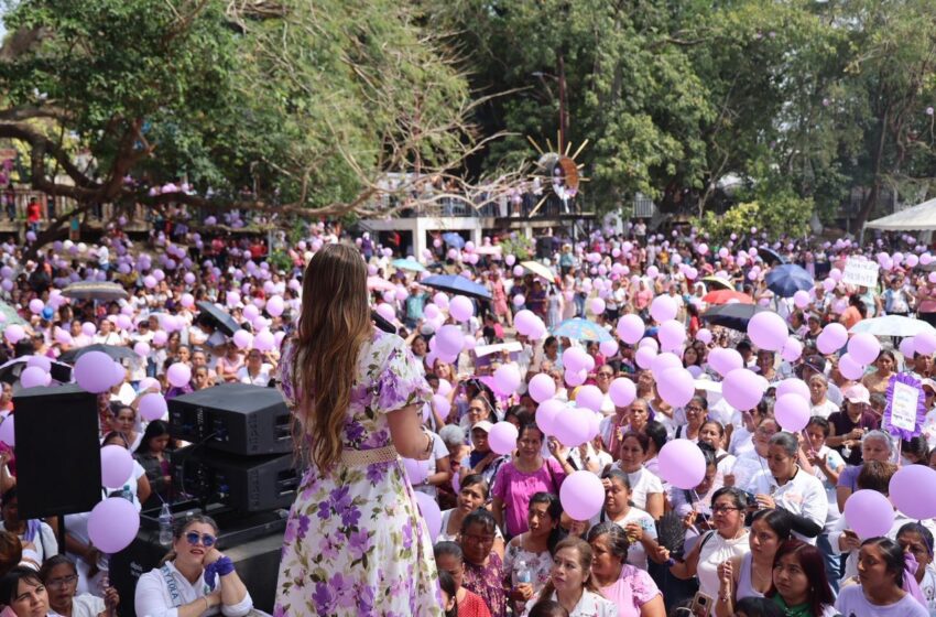  MÁS DE 10 MIL MUJERES MARCHARON CON RUTH GONZÁLEZ EN AXTLA