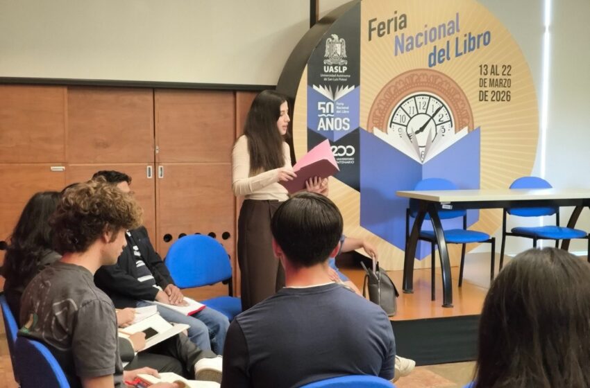  Estudiantes de la UASLP dan voz a la poesía en la 50 Feria Nacional del Libro