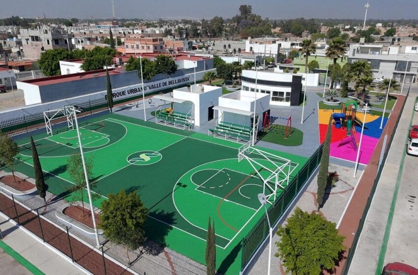  ALCALDE NAVARRO MUÑIZ INAUGURA PARQUE URBANO ILUMINADO EN VALLE DE BELLAVISTA