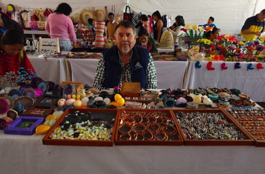  Gobierno del Estado reconoce a artesanas y artesanos potosinos en su día