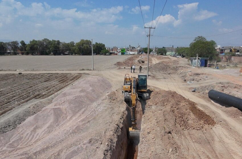  Avenida Ponciano Arriaga alcanza 47% de avance en su pavimentación en Soledad
