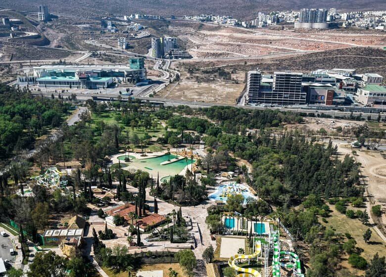  RICARDO GALLARDO CUMPLE A POTOSINOS CON PARQUE ACUÁTICO DINO OASIS