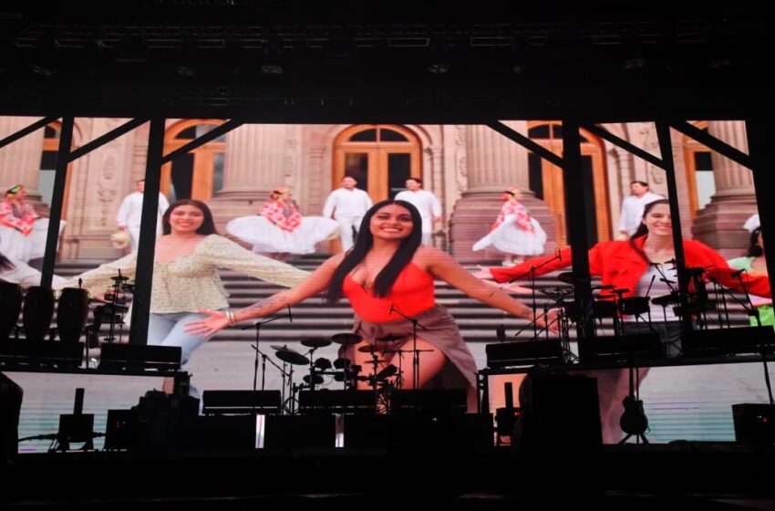  Los Acosta llenan el Teatro del Pueblo y conquistan a miles en la FENAE 2026