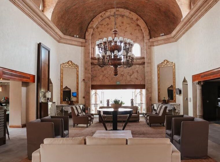  San Luis Potosí reporta alza en hoteles y restaurantes; ingresos crecen 3% y empleo 5.9 puntos, según INEGI