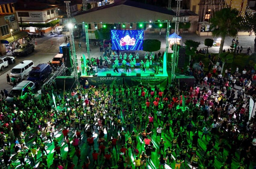  MÁS DE MIL 500 PERSONAS SE MOVIERON AL RITMO DE ZUMBANDA EN EL CENTRO DE SOLEDAD DE GRACIANO SÁNCHEZ