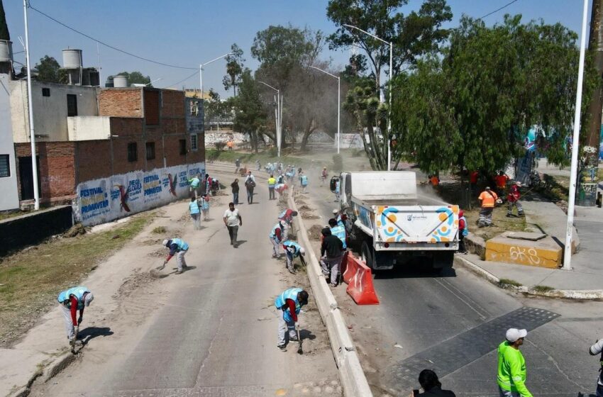  Capital al 100 llega a Nuevo Paseo con limpieza y desazolve, pero sin datos sobre el rezago acumulado