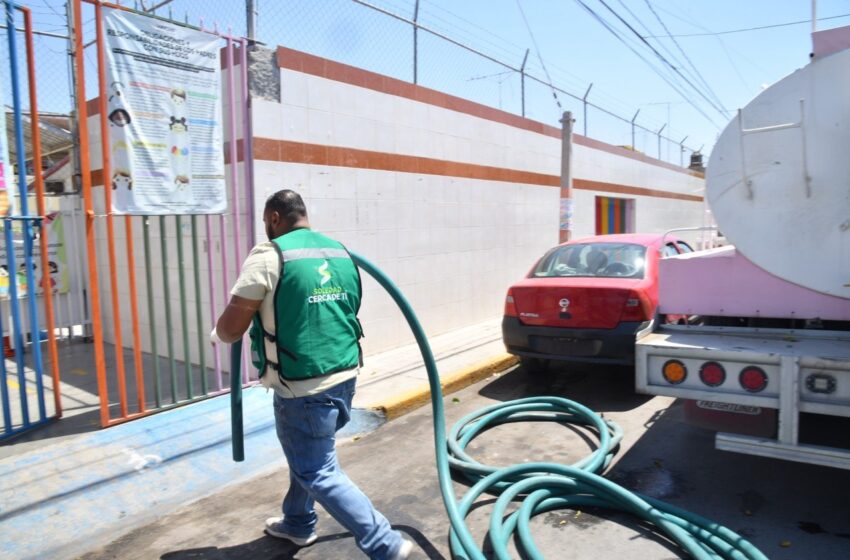  Soledad refuerza reparto de agua en colonias y escuelas ante alta demanda por calor