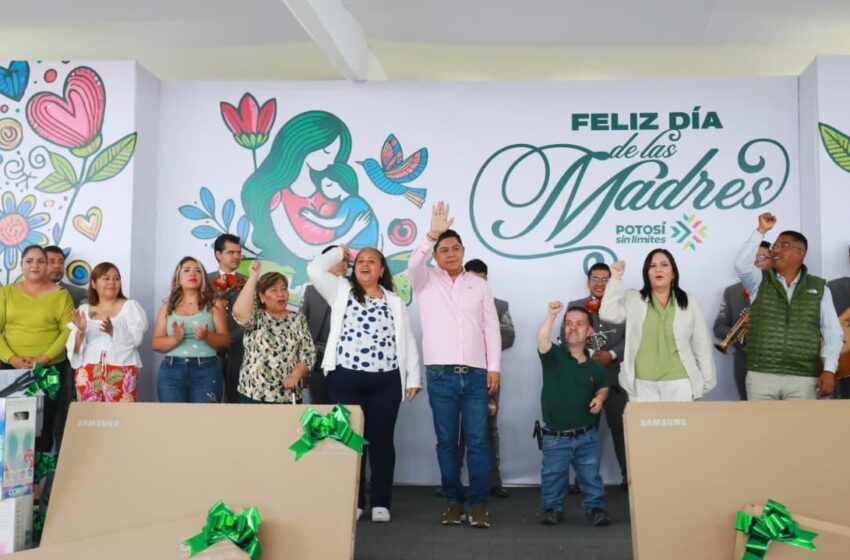  Gallardo destaca apoyos a madres de Villa de Pozos en festejo por el 10 de mayo