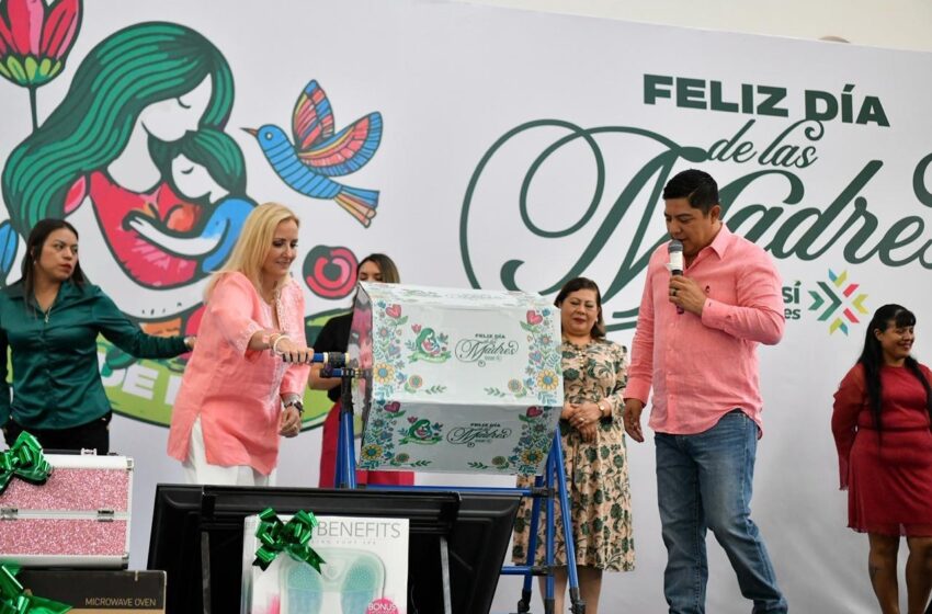  Gallardo destaca atención médica y apoyos sociales para madres potosinas durante festejo por el 10 de mayo