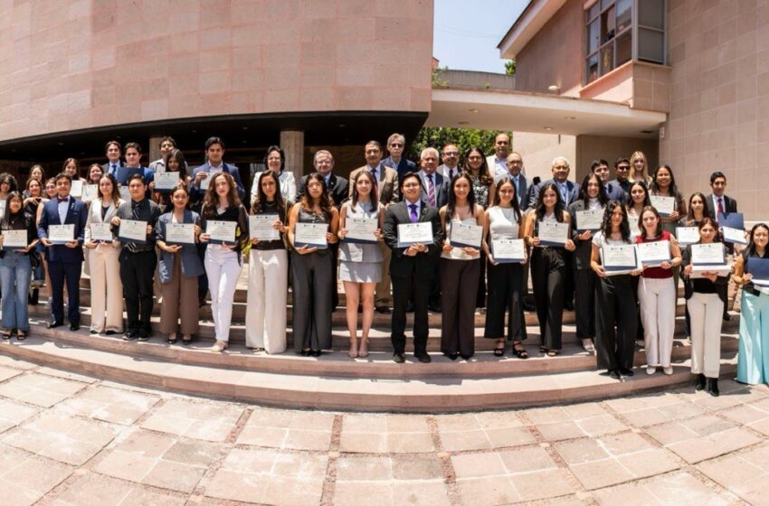  Medicina UASLP reconoce a estudiantes de alto desempeño y reafirma su liderazgo académico nacional