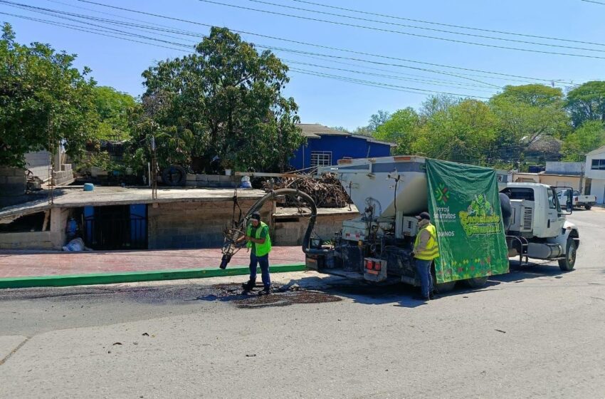  Tampamolón se suma a “Enchulando tu Comunidad” con mejoras en accesos, caminos y espacios públicos