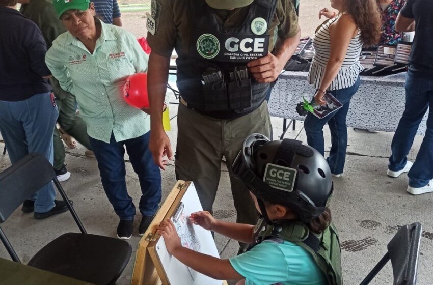  FERIA DE SEGURIDAD ACERCA SERVICIOS PREVENTIVOS A FAMILIAS DE SOLEDAD DE GRACIANO SÁNCHEZ