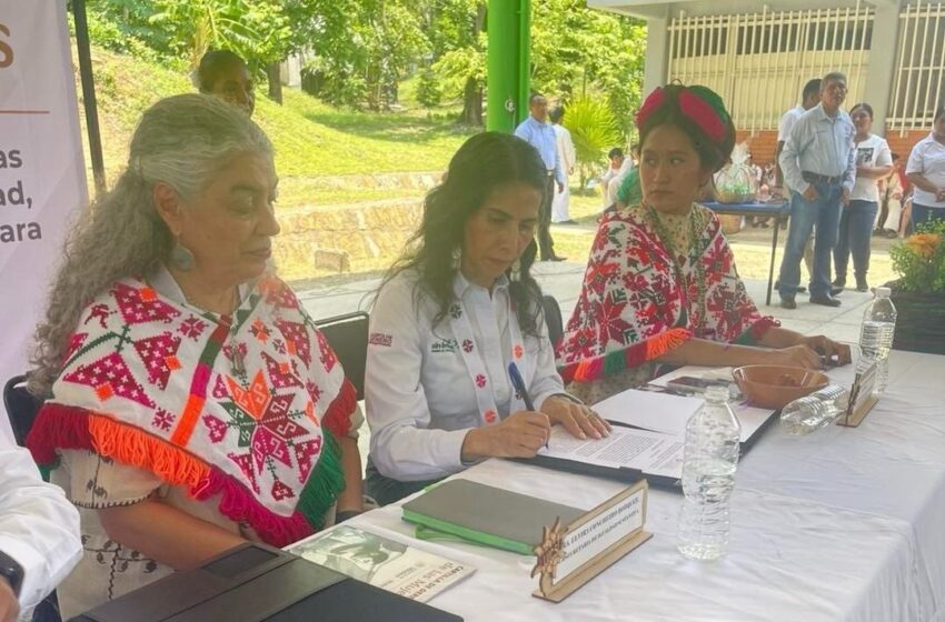 Semujeres y Universidad Intercultural acuerdan acciones para prevenir violencia de género en Matlapa