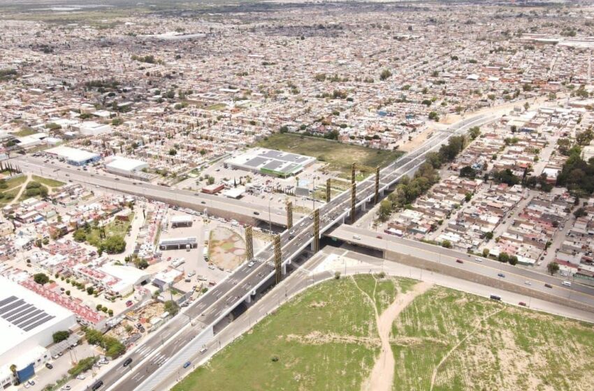  Ricardo Gallardo entrega puente vehicular en Circuito Potosí y Valle de los Fantasmas