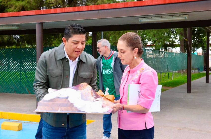  Claudia Sheinbaum y Ricardo Gallardo reconocen a deportistas potosinos del Mundialito Social IMSS 2026