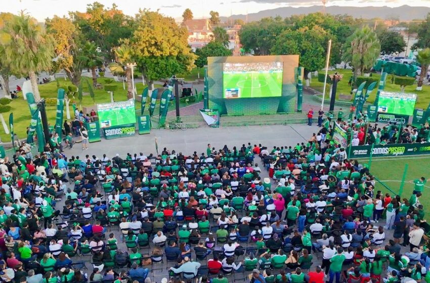  Soledad celebra triunfo de México ante Chequia con fiesta futbolera en la Plaza Principal