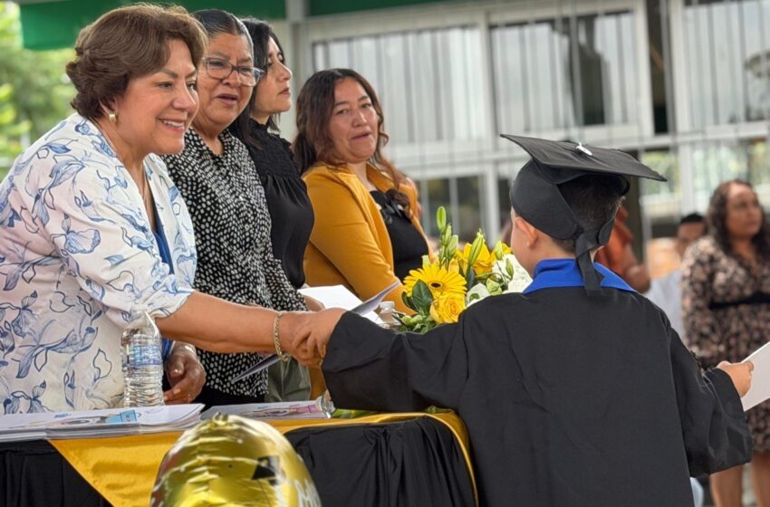  Capullito 3 gradúa a su primera generación tras cursar estancia y preescolar en Soledad