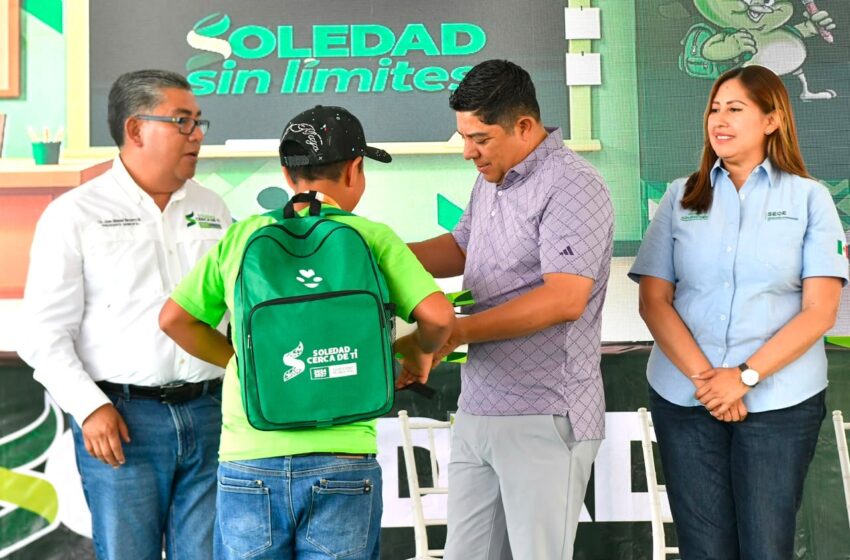  Gallardo arranca en Soledad entrega de apoyos escolares para estudiantes