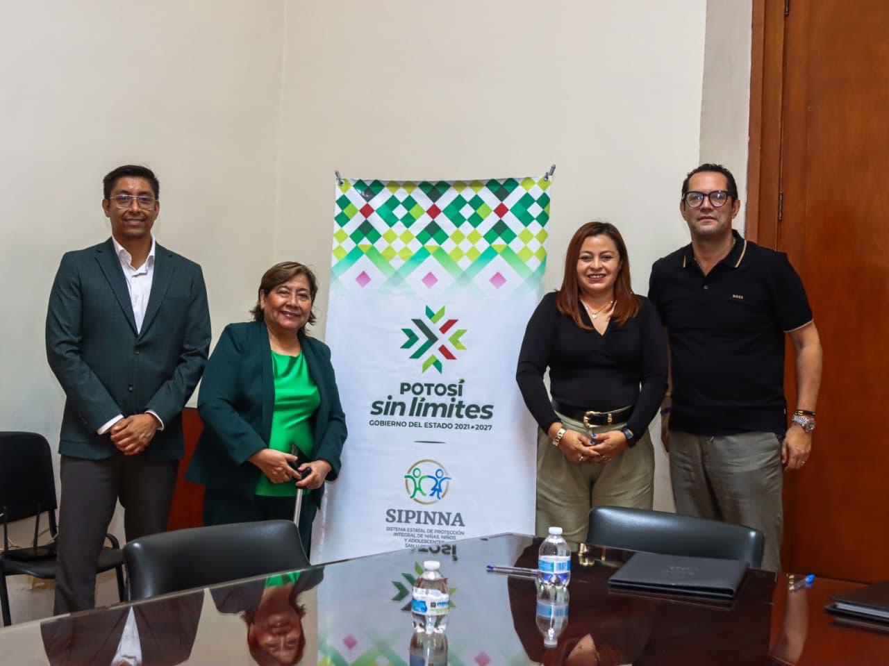 Autoridades de Sipinna, el Patronato de la Fenapo y el Sistema Estatal DIF durante la firma de convenio para instalar salas de lactancia en la Fenapo 2026.