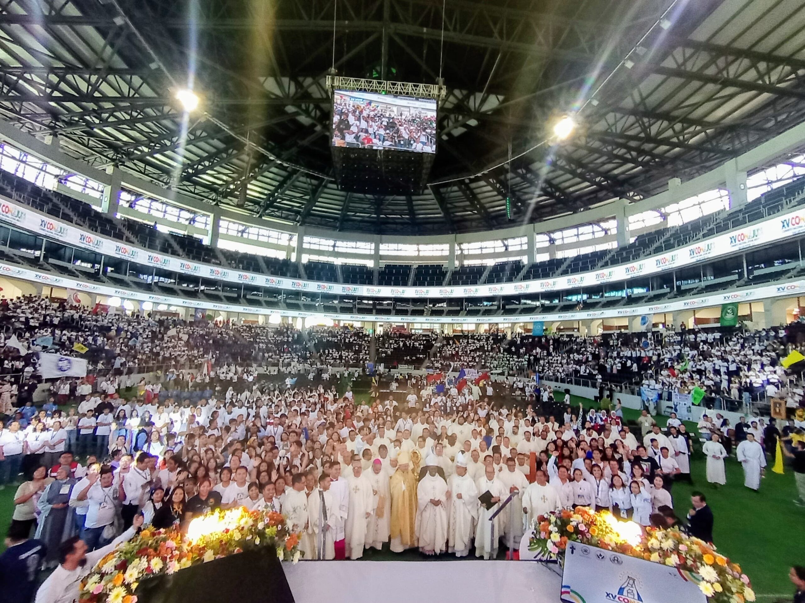 Miles de jóvenes participan en el Congreso Nacional Juvenil Misionero 2026 en la Arena Potosí.