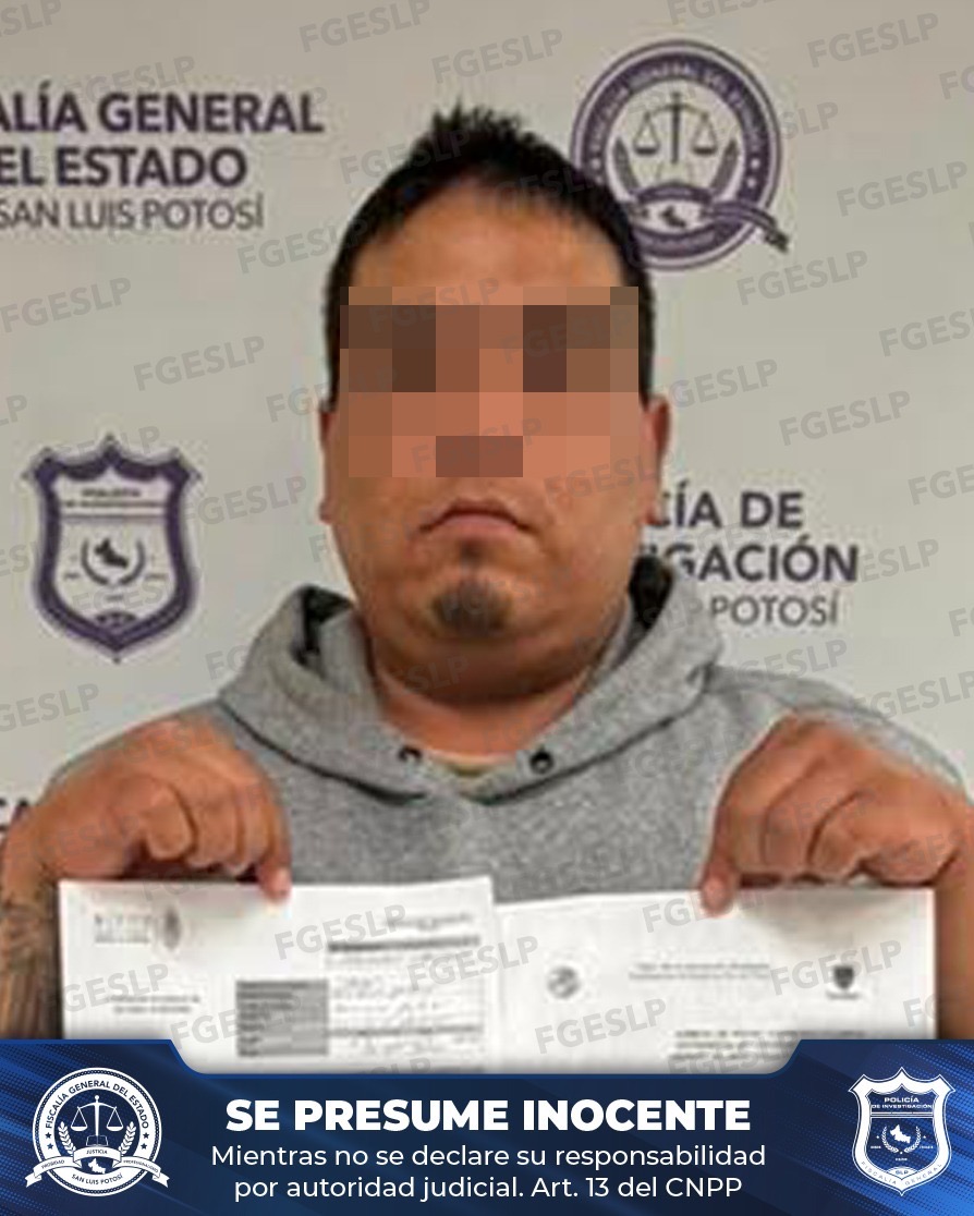 Persona detenida por la Fiscalía de San Luis Potosí, con el rostro cubierto conforme a la presunción de inocencia.