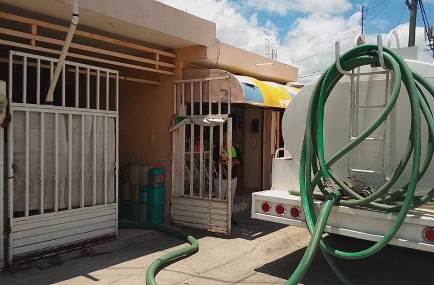  Soledad mantiene entrega gratuita de agua en colonias con desabasto