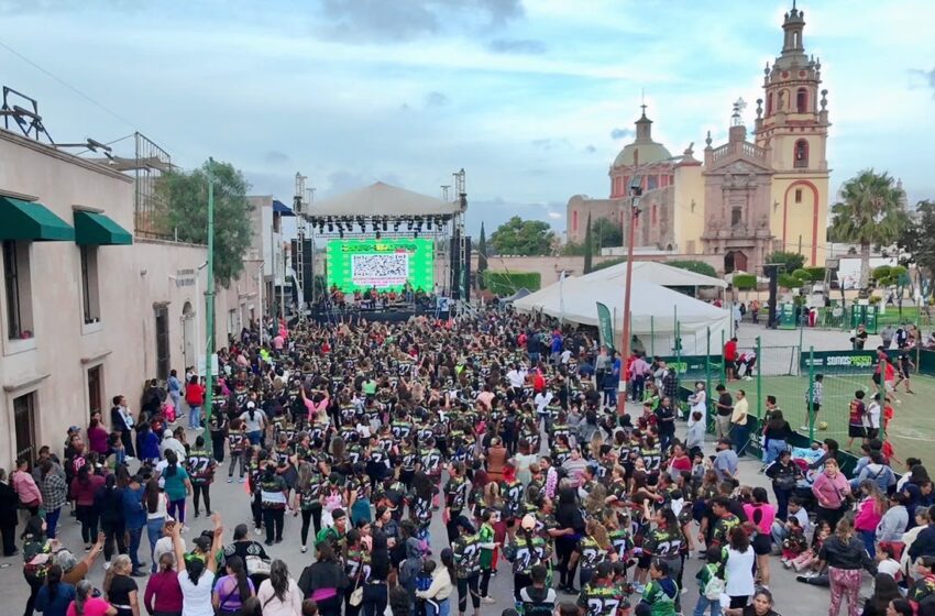  Zumbanda reúne a cientos de personas con baile y música en vivo en Soledad