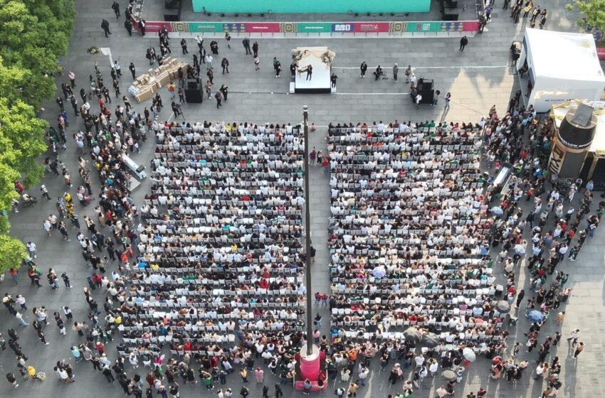  Guadalajara celebra boda colectiva de 725 parejas en el FIFA Fan Festival